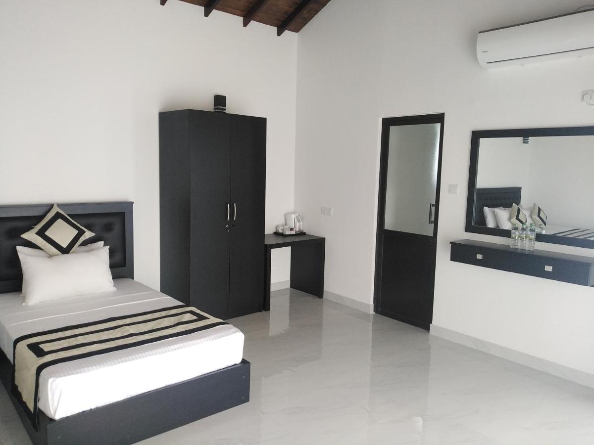 3R Resort Negombo Exterior photo